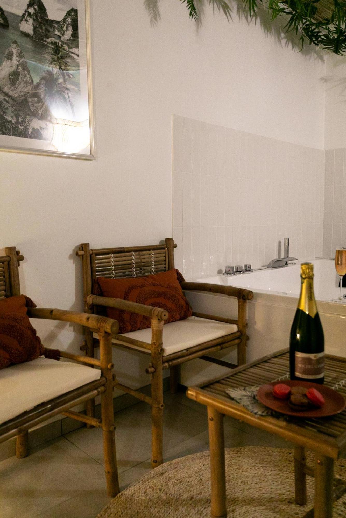 Bali Serenity Balneo Et Lit Rond Lagnieu Екстер'єр фото